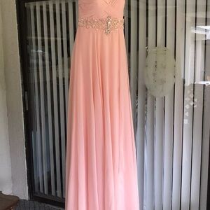 Foxy Lady Alyce Paris Sleeveless Gown. Size 4 Rose water Color.
